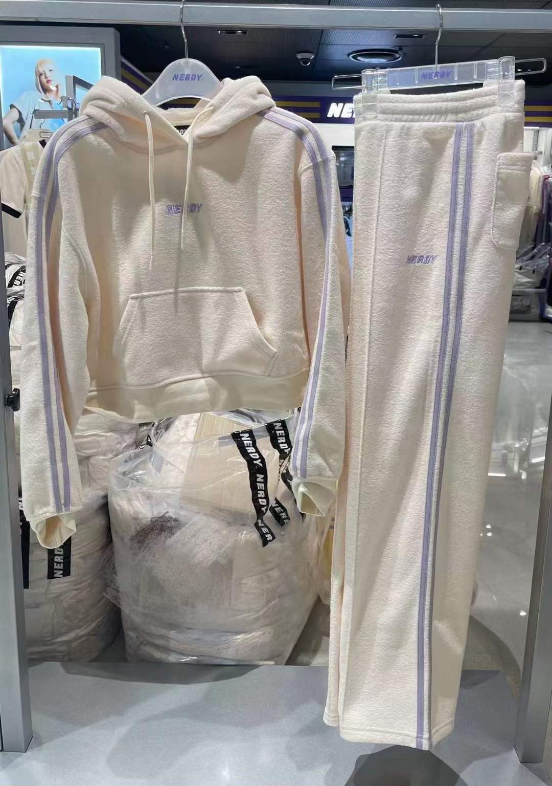 【限時優惠】泰妍同款|NERDY W’S Terry Cropped Hoodie + Wide Sweatpants 套裝 (奶油色/CREAM)